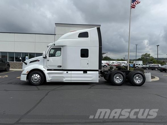 Peterbilt 579 Truck Tractor Units