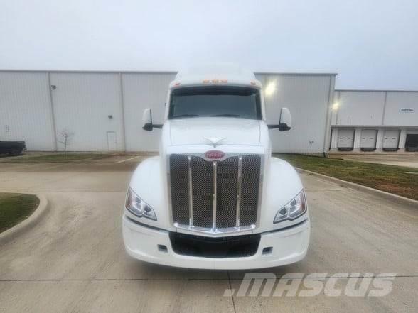 Peterbilt 579 Truck Tractor Units