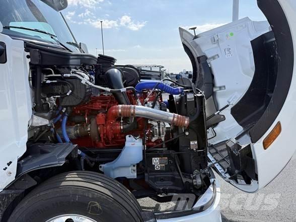 Peterbilt 579 Truck Tractor Units