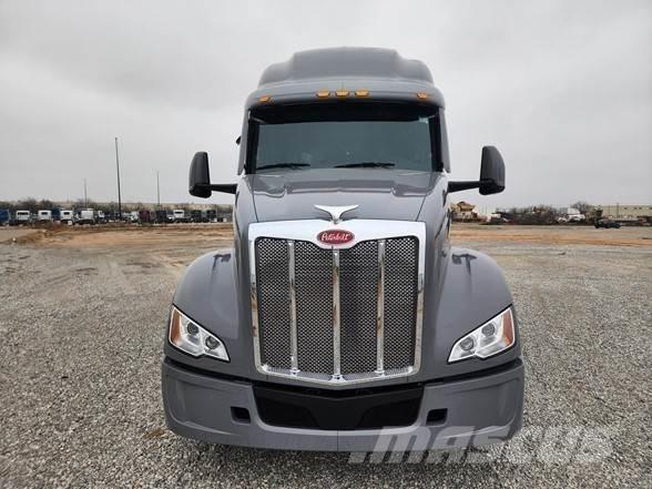 Peterbilt 579 Truck Tractor Units