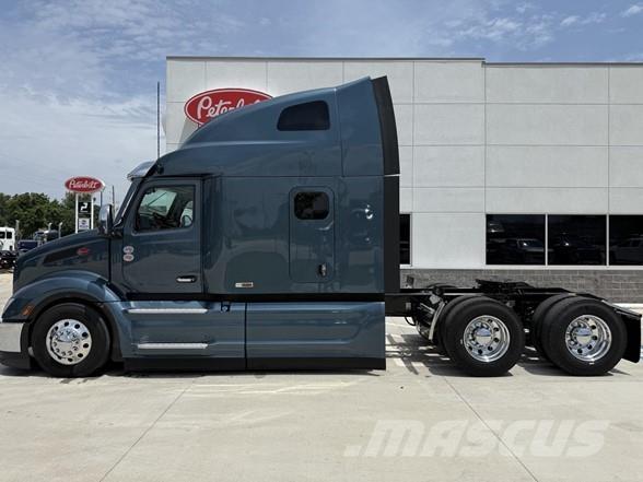 Peterbilt 579 Truck Tractor Units