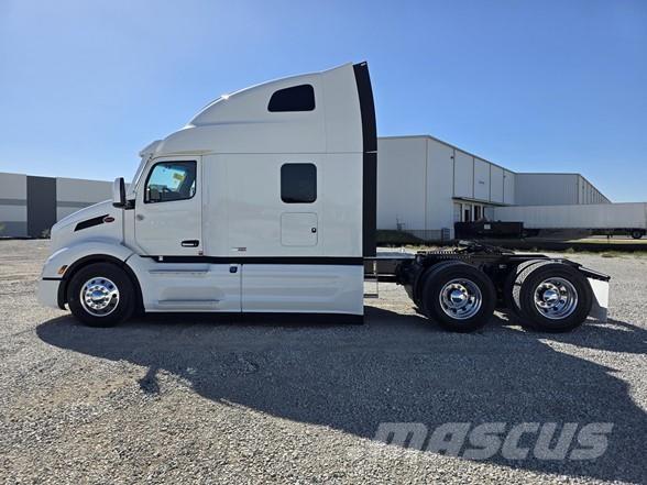 Peterbilt 579 Truck Tractor Units