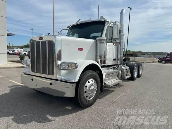 Peterbilt 589 Truck Tractor Units
