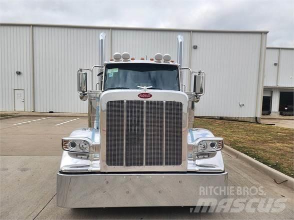 Peterbilt 589 Truck Tractor Units