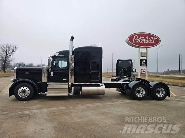 Peterbilt 589 Truck Tractor Units