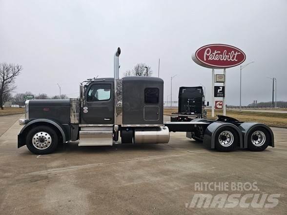 Peterbilt 589 Truck Tractor Units