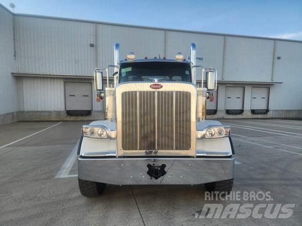 Peterbilt 589 Truck Tractor Units
