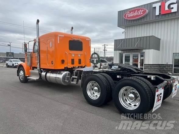 Peterbilt 589 Truck Tractor Units