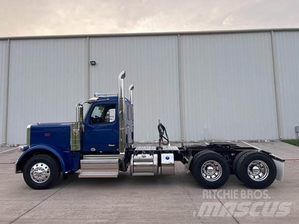 Peterbilt 589 Truck Tractor Units