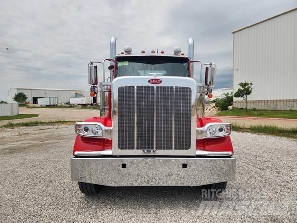 Peterbilt 589 Truck Tractor Units