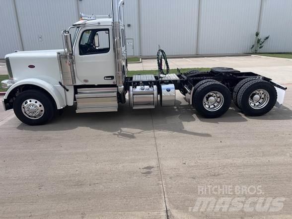 Peterbilt 589 Truck Tractor Units