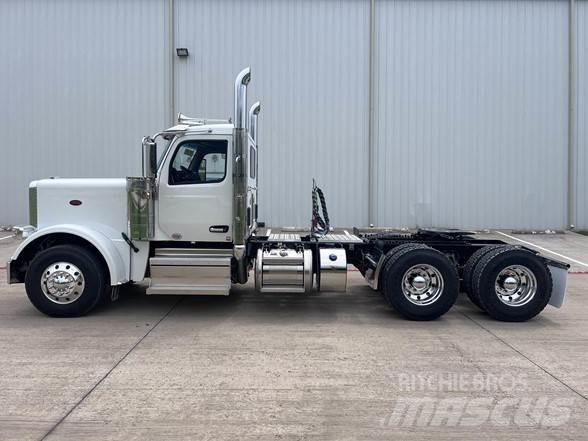 Peterbilt 589 Truck Tractor Units
