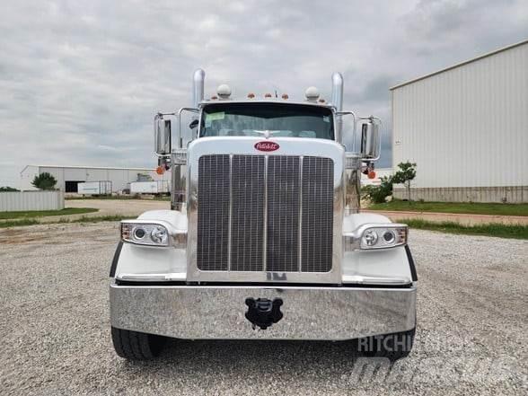 Peterbilt 589 Truck Tractor Units