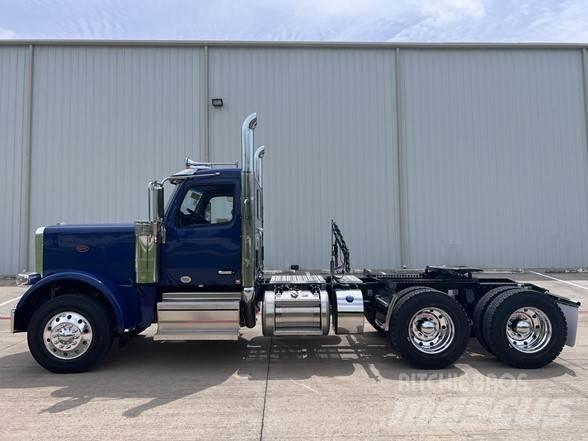 Peterbilt 589 Truck Tractor Units