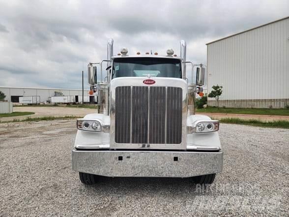 Peterbilt 589 Truck Tractor Units