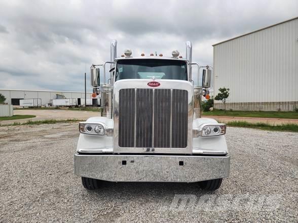 Peterbilt 589 Truck Tractor Units
