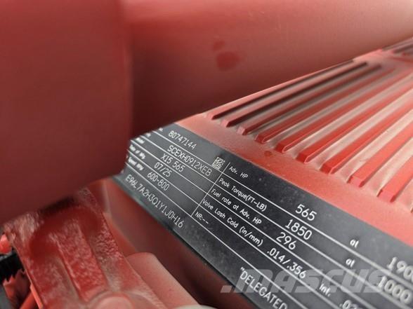 Peterbilt 589 Truck Tractor Units