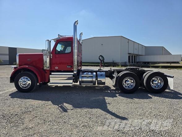 Peterbilt 589 Truck Tractor Units