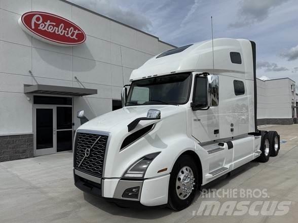 Volvo VNL42860 Truck Tractor Units
