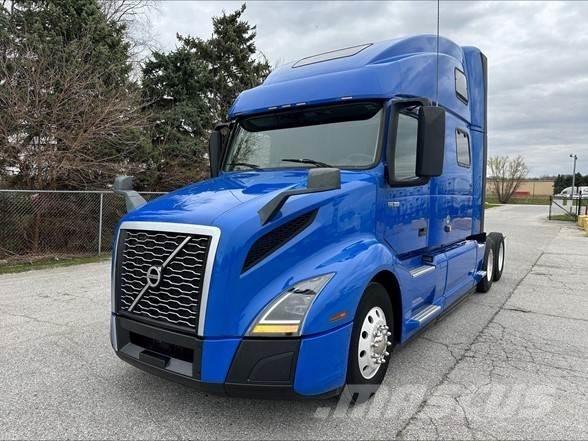 Volvo VNL42860 Truck Tractor Units