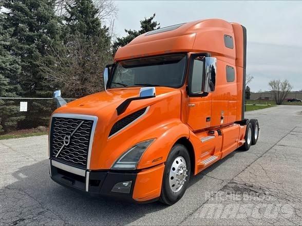 Volvo VNL42T760 Truck Tractor Units