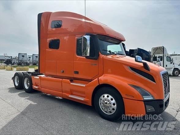 Volvo VNL42T760 Truck Tractor Units