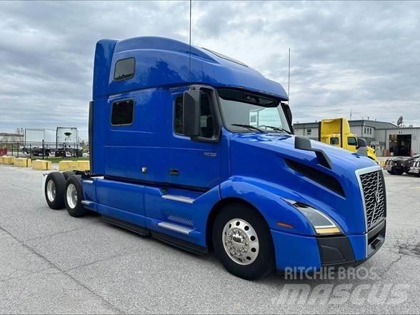 Volvo VNL64T860 Truck Tractor Units