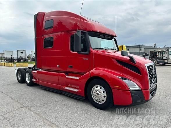 Volvo VNL64T860 Truck Tractor Units