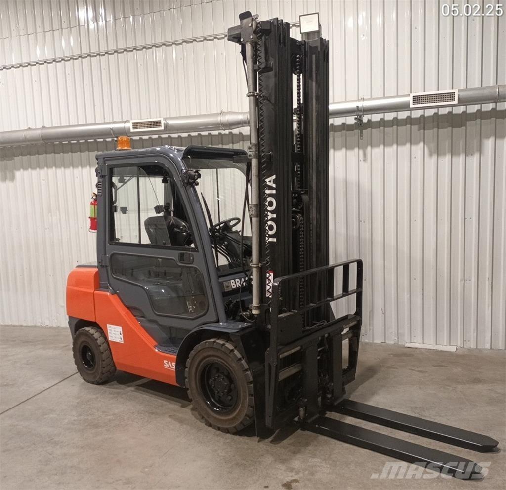 Toyota 02-8FDF30 Diesel trucks