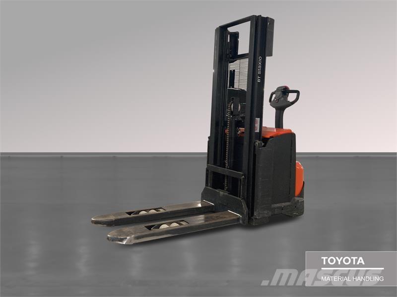 BT SWE120 Pedestrian stacker