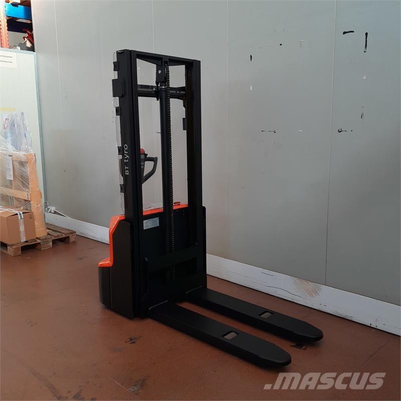 BT SHE100 Hand pallet stackers