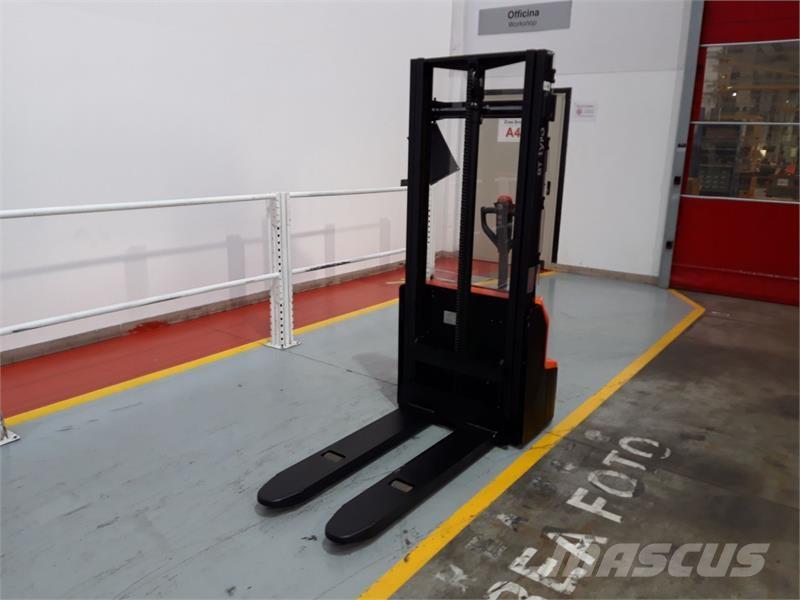 BT SHE100 Hand pallet stackers