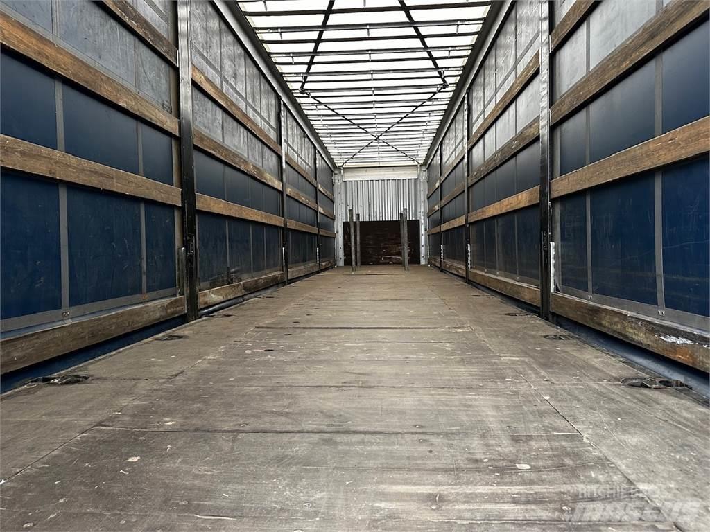 Kässbohrer , Curtainsider semi-trailers