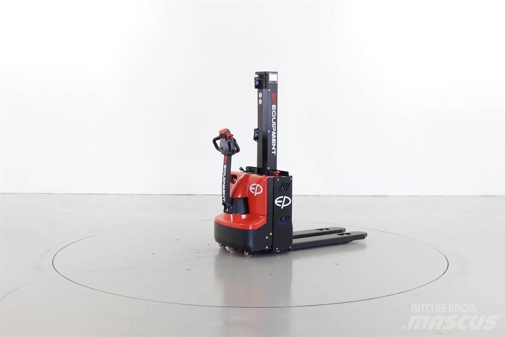 EP ES08-WAI Pedestrian stacker
