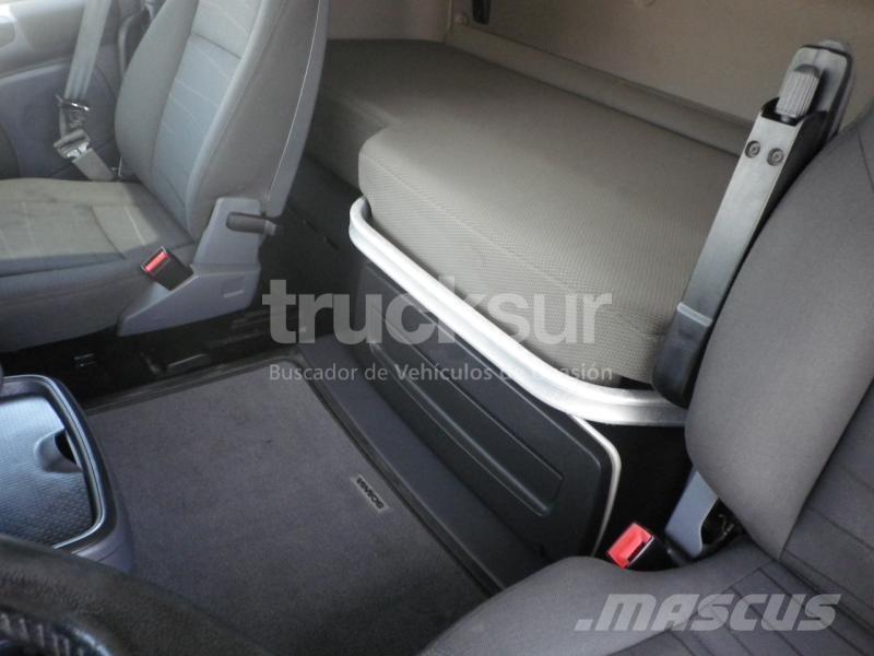 Scania R490 Truck Tractor Units