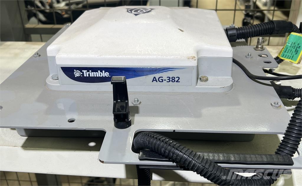 Trimble 382 SM GPS