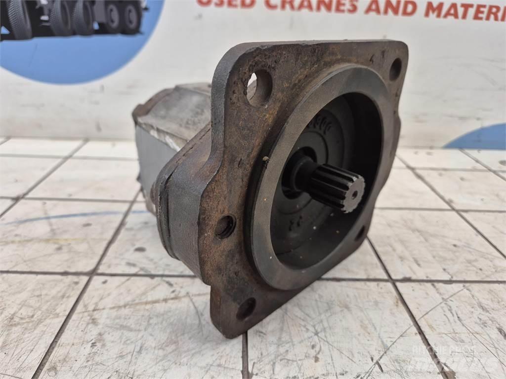 Gear pump Crane spares & accessories