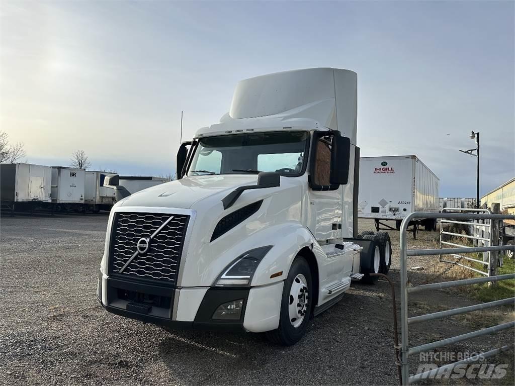 Volvo VNL300 Truck Tractor Units