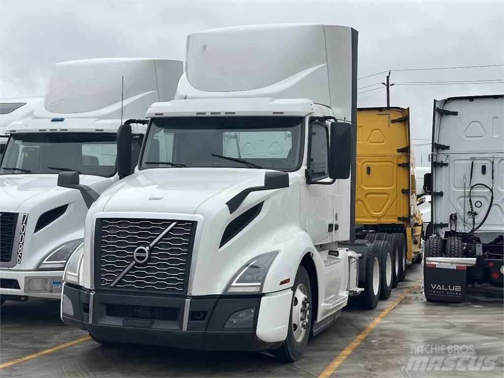 Volvo VNL300 Truck Tractor Units