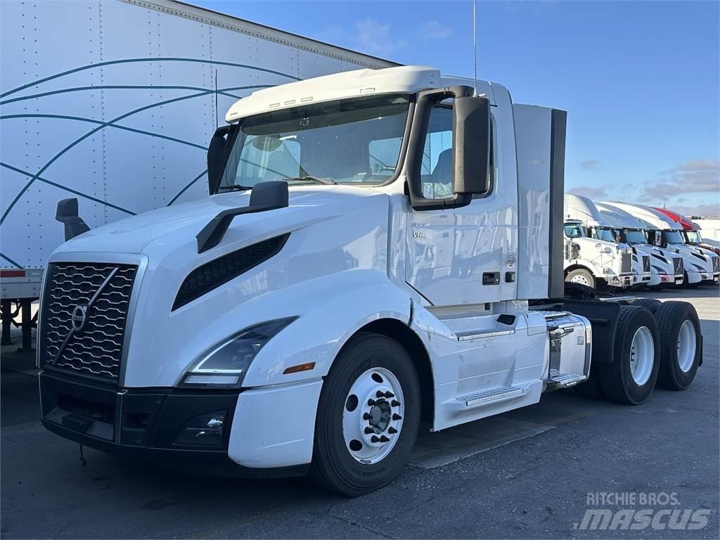 Volvo VNL300 Truck Tractor Units