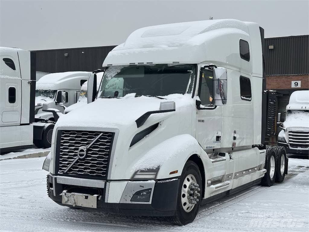 Volvo VNL860 Truck Tractor Units