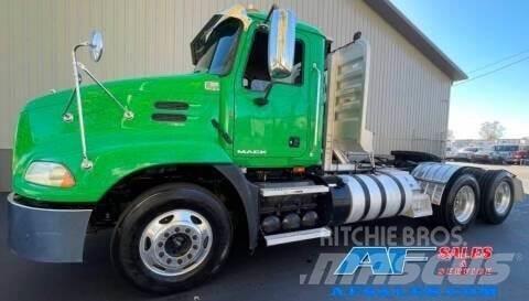 Mack CXU613 Other