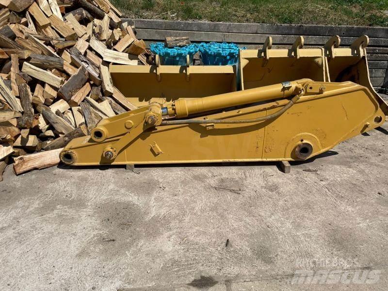 CAT 320 Booms and arms