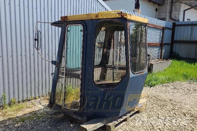 Hanomag 70E Cab / Kabina Cabins and interior