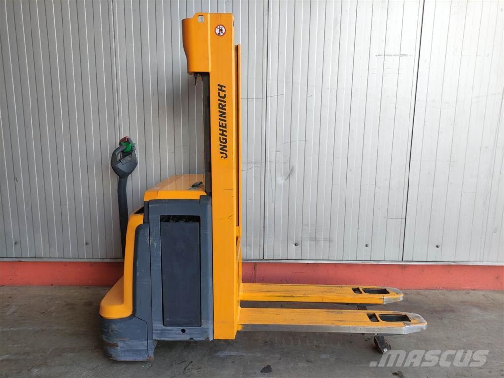Jungheinrich EJC 216Z Pedestrian stacker
