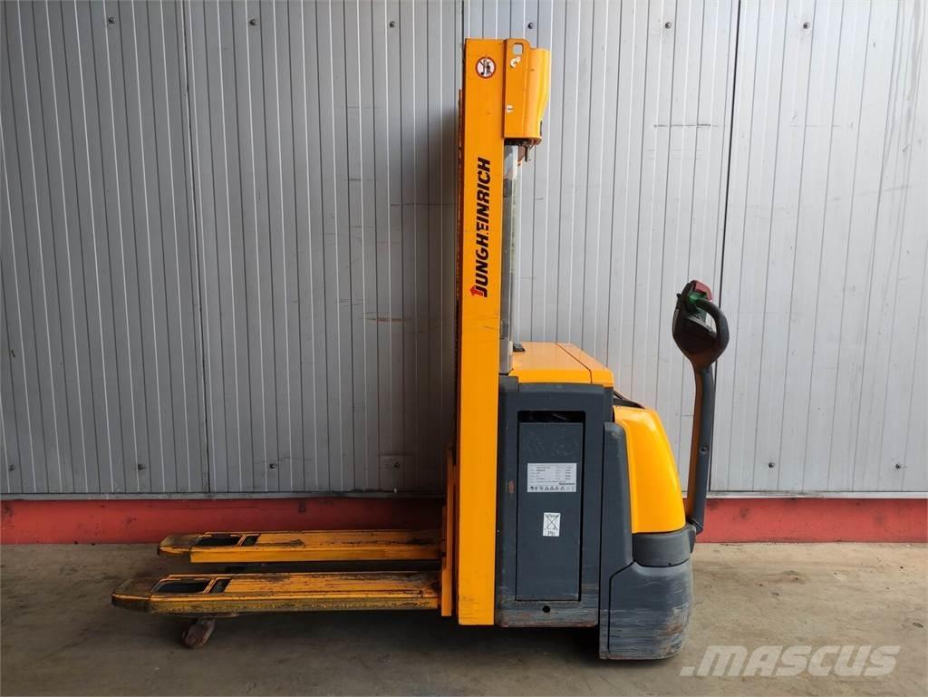 Jungheinrich EJC216Z Pedestrian stacker