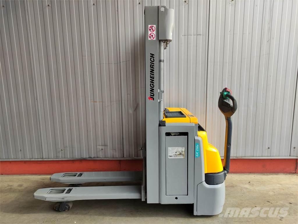 Jungheinrich EJC216z Pedestrian stacker