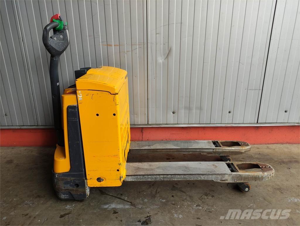 Jungheinrich EJE 120 Low lifter