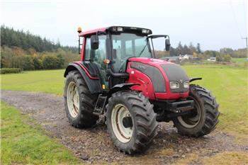 Valtra N121 Tractor