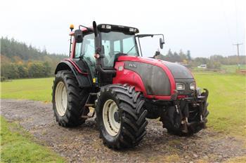 Valtra T121 Tractor